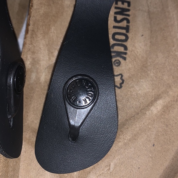 Birkenstock Women’s Gizeh Sandal - Picture 9 of 12